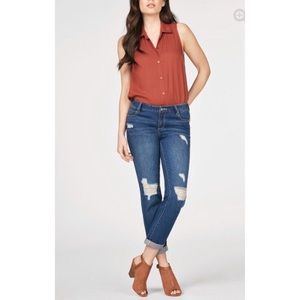 🦋Distressed slim boyfriend jeans 🦋